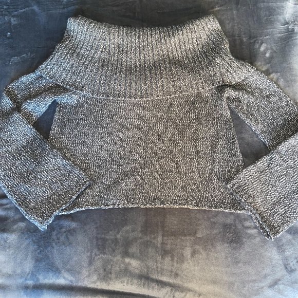 Aerie Chunky Knit over the shoulder sweater - Picture 4 of 6